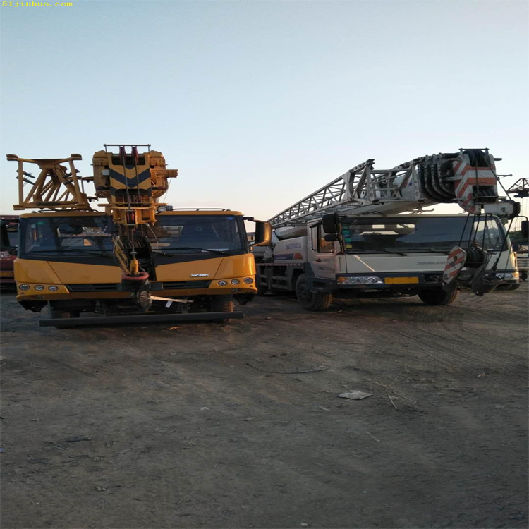 罗江吊车吊挖机正确办法